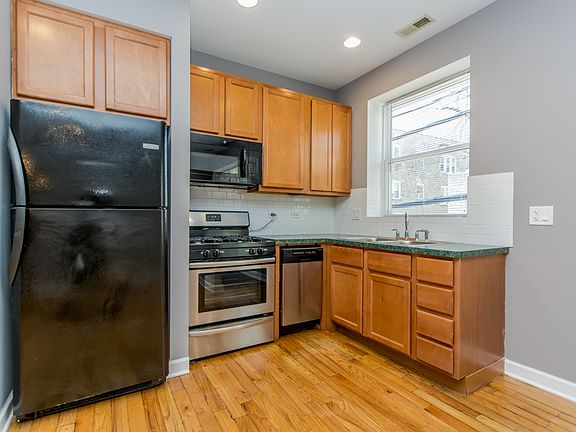 4th image of 6154 N Oakley Ave APT 1S