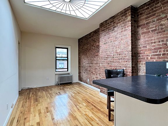 3rd image of 42 W 85th St #4R