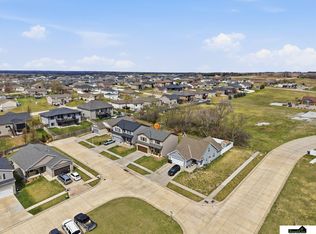 941 Scotts Creek Ct, Hickman, NE 68372