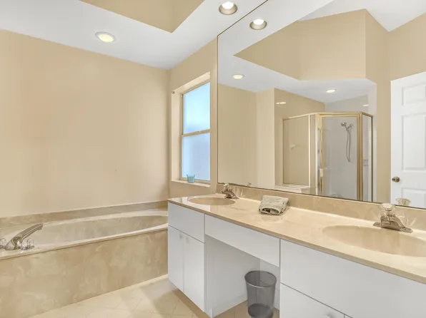 10185 Balsa Way, Palm Beach Gardens, FL 33410