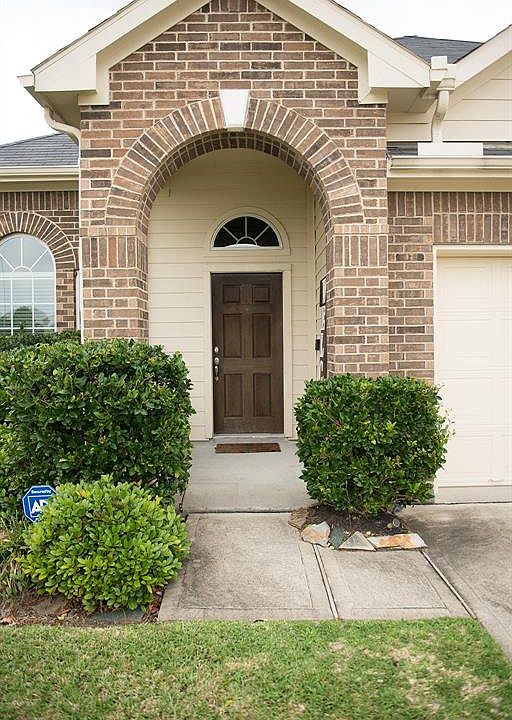 1st image of 810 Sand Crab Ln