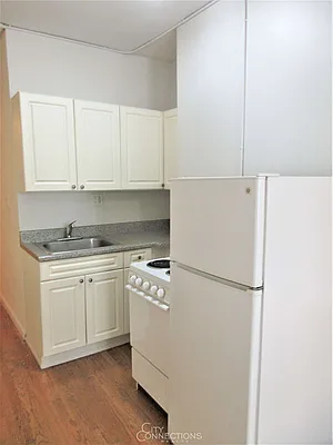 Rented by City Connections Realty | media 17