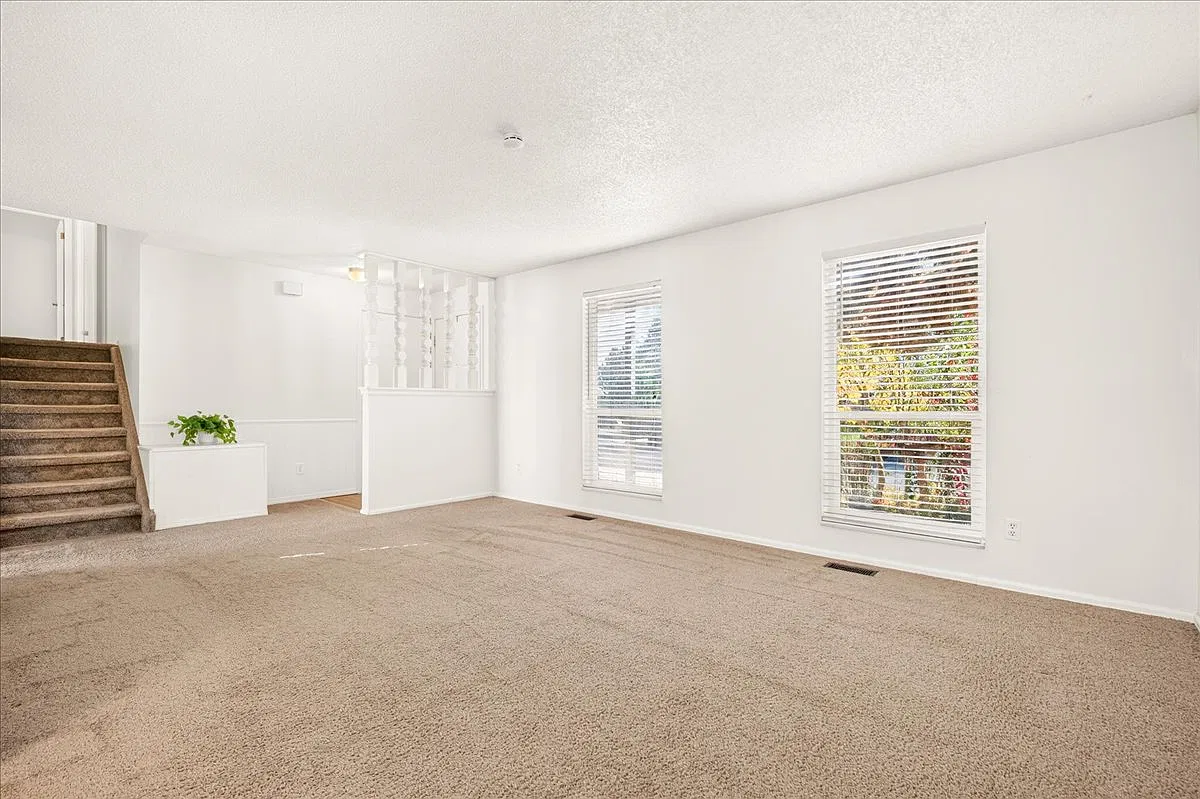 3 bed, 2.5 bath, 1716 sqft, $2,900 — Photo 4