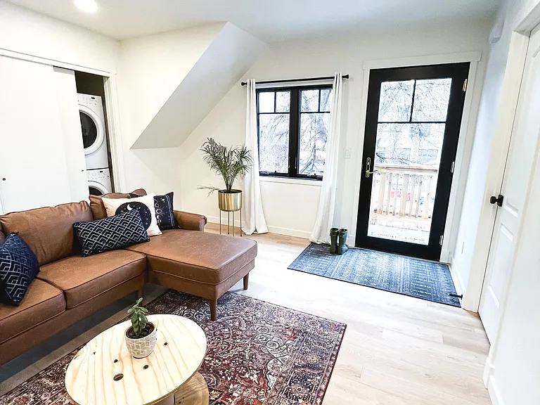 2520 Jefferson Ave #3 — Photo 6
