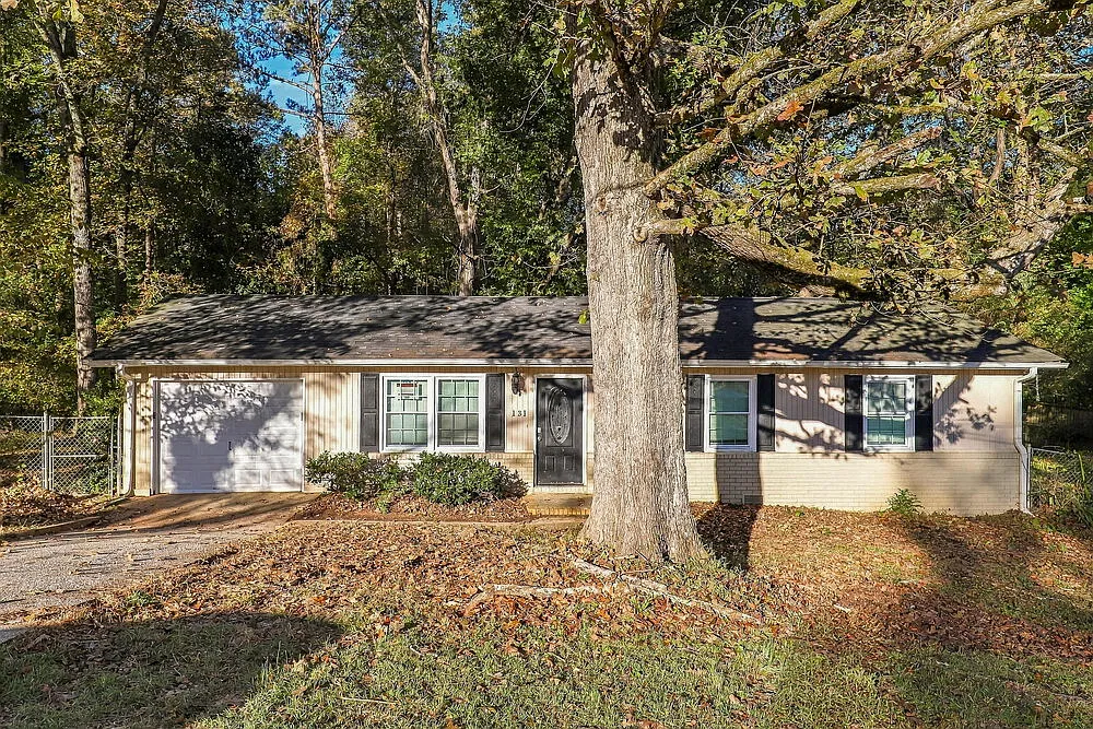 3 bed, 1.5 bath, 1248 sqft, $1,515 — Photo 3