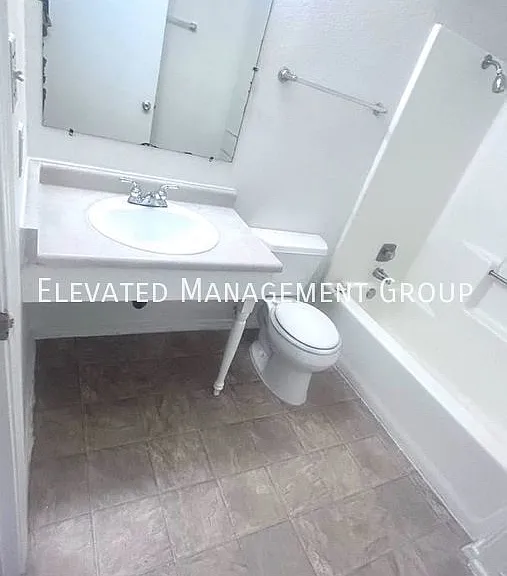 149 Manzano St NE #C — Photo 5