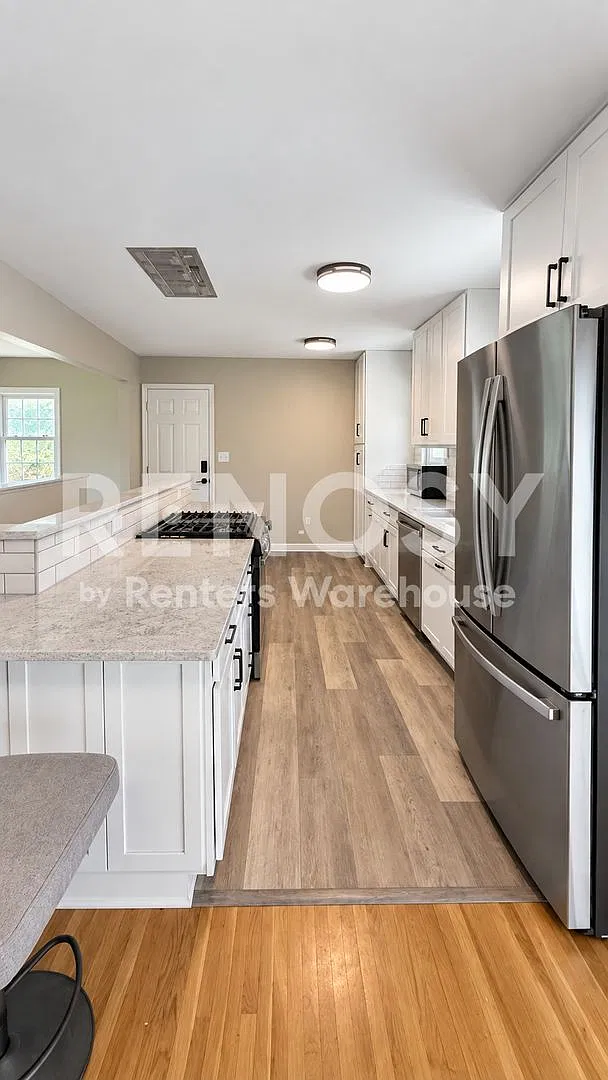 Available Now - Beautifully Updated 3 Bedroom Home - $2,300/Month — Photo 3