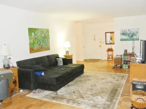 27110 Grand Central Pkwy APT 1G, Floral Park, NY 11005