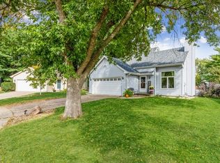 5951 Village Cir, Johnston, IA 50131