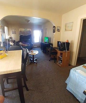 2nd image of 1418 E 4th St