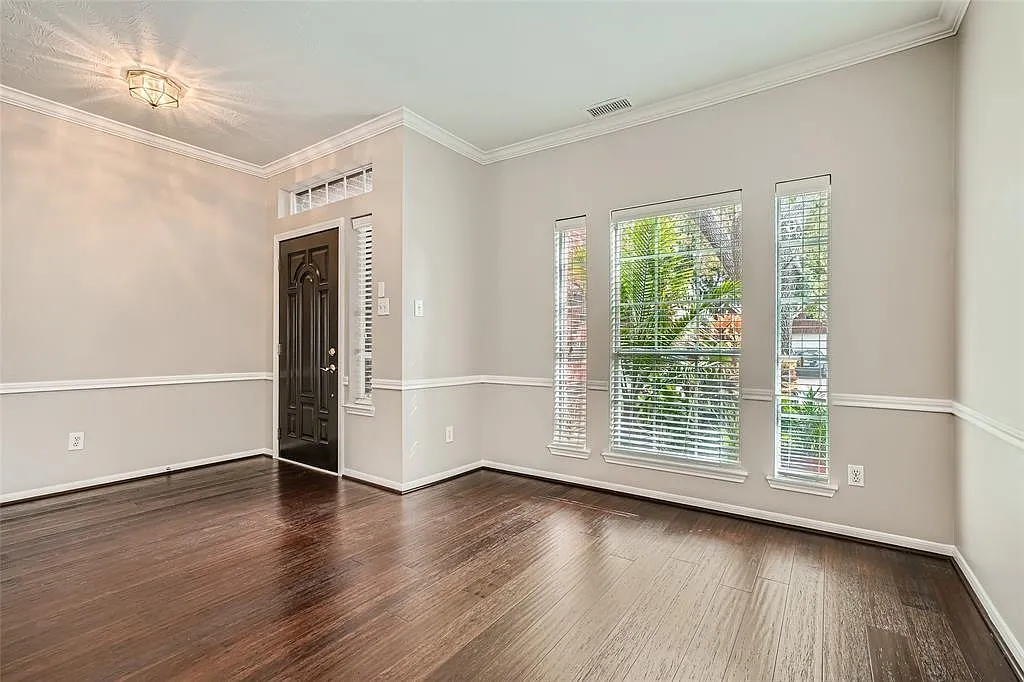 4 bed, 3.5 bath, 2668 sqft, $2,780 — Photo 4