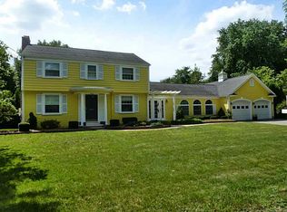 14 Manning Dr, Barrington, RI 02806