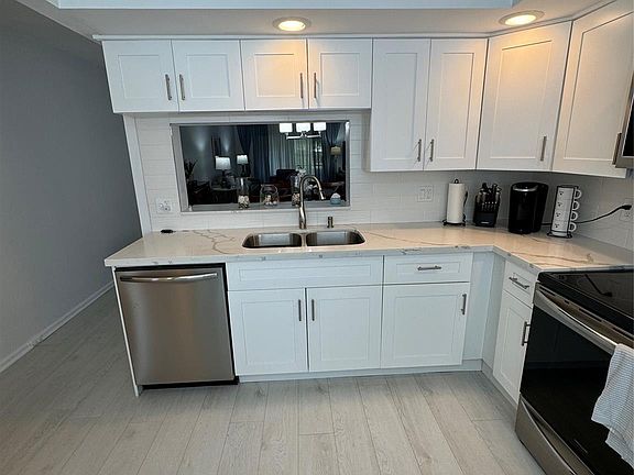 3rd image of 2302 Lucaya Ln APT O1