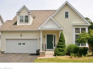 48 Brettonwood Dr, Simsbury, CT 06070