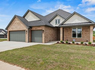 10513 SW 51st St, Mustang, OK 73064