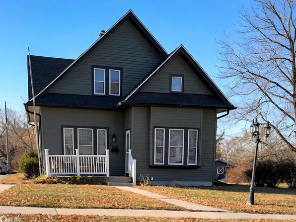 205 Dunning Ave, Mount Ayr, IA 50854