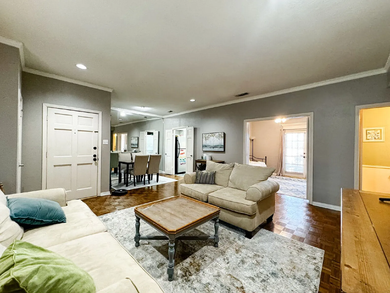 2 bed, 1.5 bath, 1101 sqft, $1,825 — Photo 1