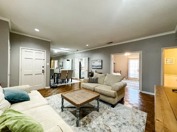 4415 Bellaire Dr S APT 201, Fort Worth, TX 76109