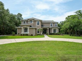 1212 E Lake Dr, Tarpon Springs, FL 34688