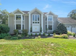 10 Stonington Hts, Briarcliff Manor, NY 10510