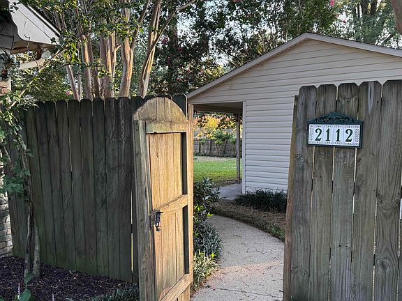 5th image of 2112 Berry Cir
