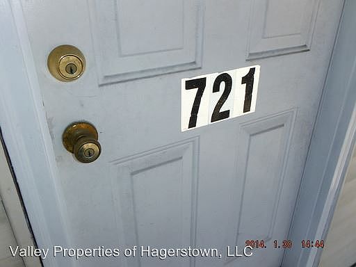 1st image of 719 W Washington St
