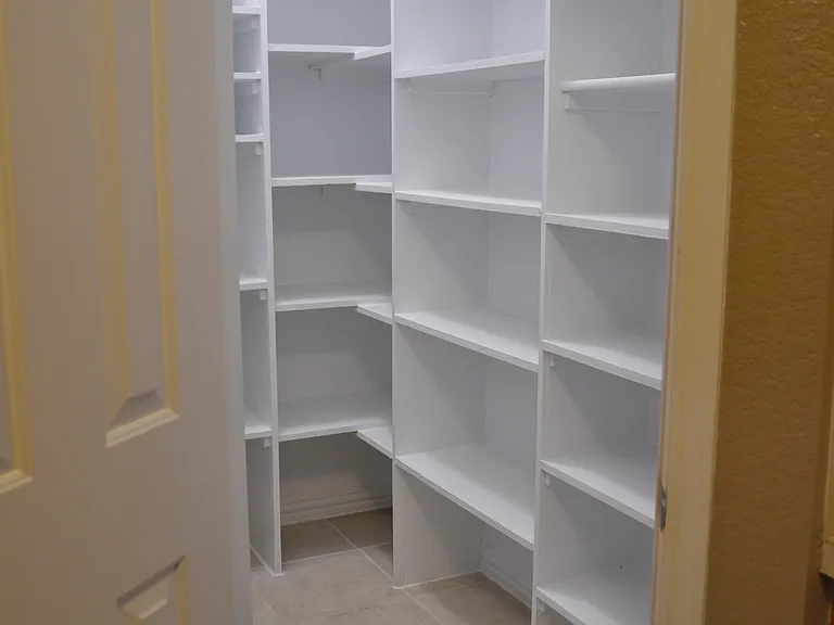 612 Dyann Dr — Photo 7