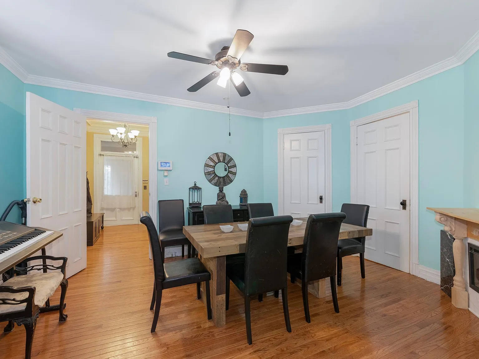 5 bed, 2.5 bath, 3050 sqft, $6,000 — Photo 4