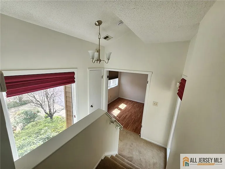 254 Sayre Dr — Photo 21
