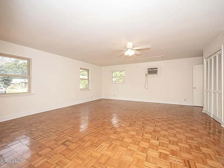 1107 Le Badine Ct — Photo 42