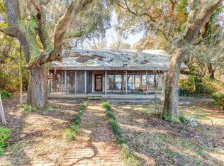 7386 Shields Point Rd, Milton, FL 32583