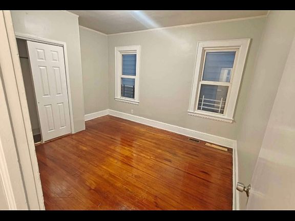 5th image of 97 University Pl #1L