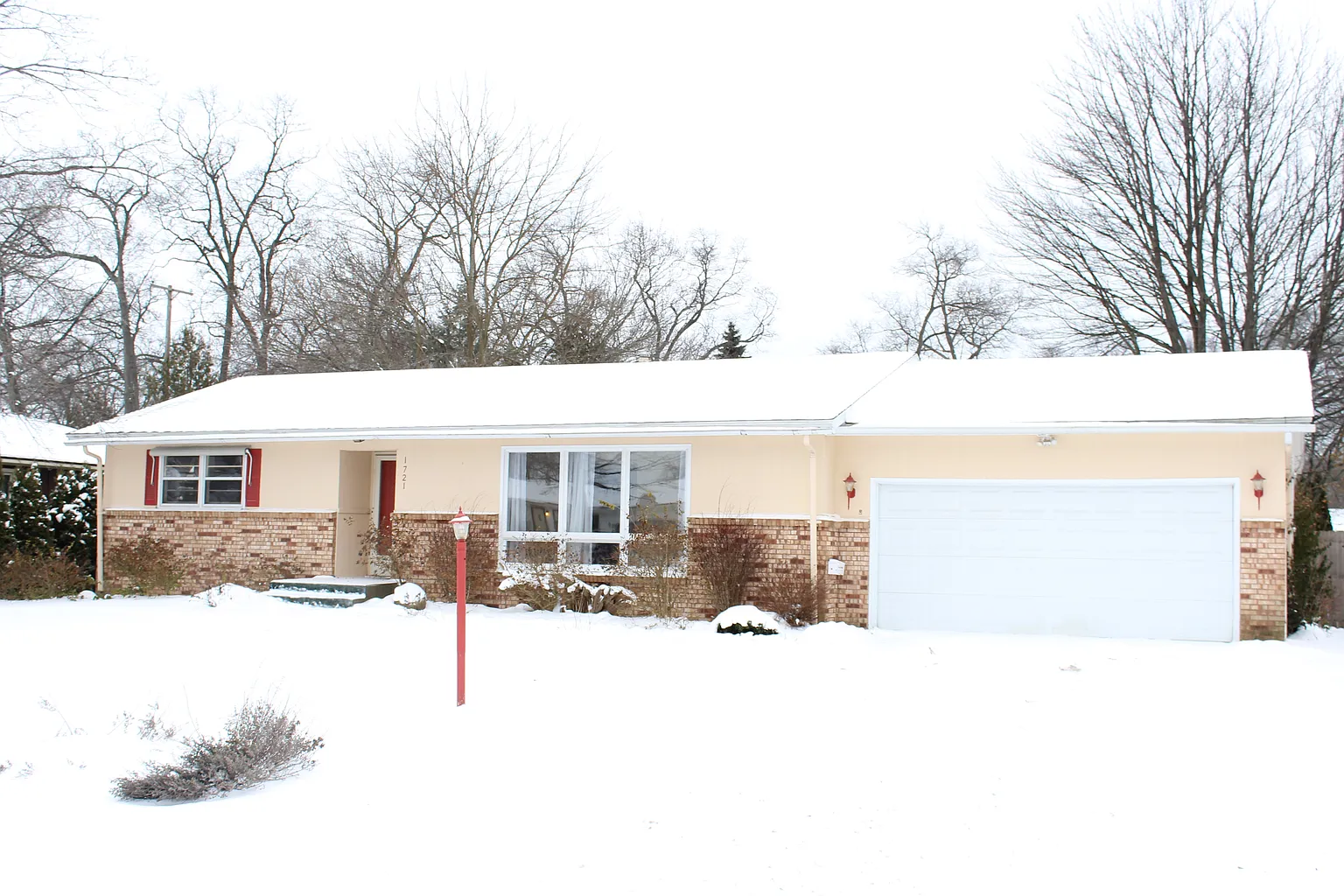 1721 Lawnel Ave photo 1