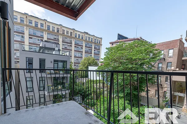 Rented by EXR | media 4