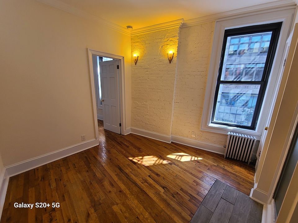 1st image of 110 6th Ave #10