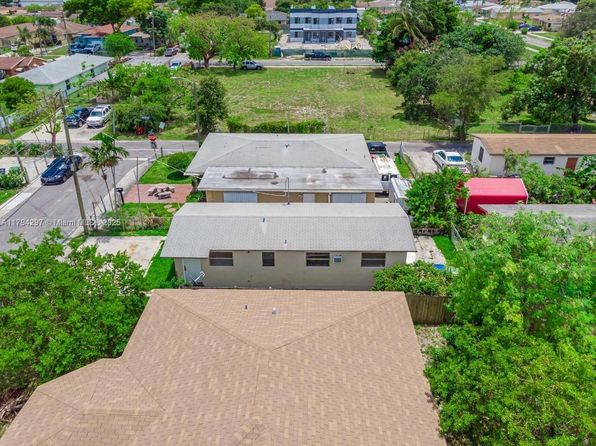 805 NW 3rd Ter