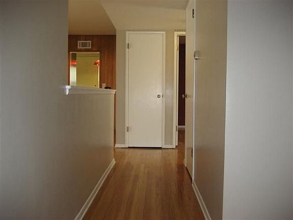 4th image of 8956 Debra Ave