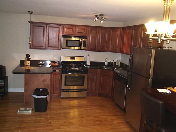 2nd image of 16W585 Mockingbird Ln APT 204