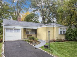 18 Highland Dr, Ardsley, NY 10502