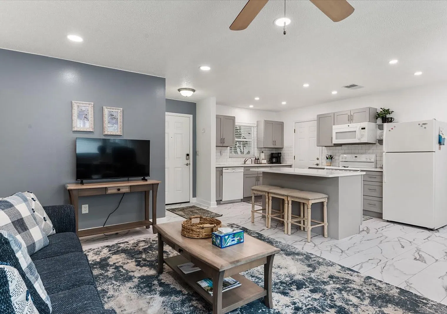 3 bed, 2.0 bath, 1765 sqft, $5,016 — Photo 1