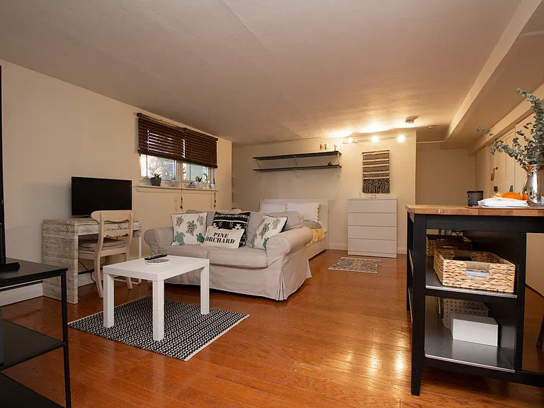 105 Chestnut St #1B — Photo 1