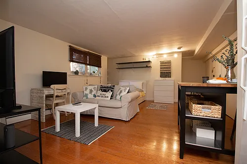105 Chestnut St Photo 1
