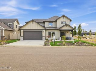 8533 N Avalanche Ln, Hayden Lake, ID 83835