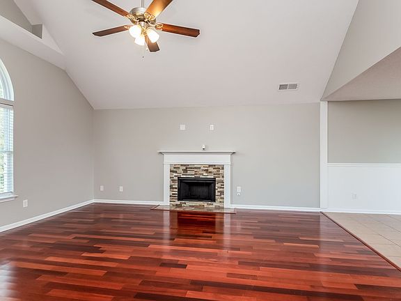 5th image of 4528 Persian Ct