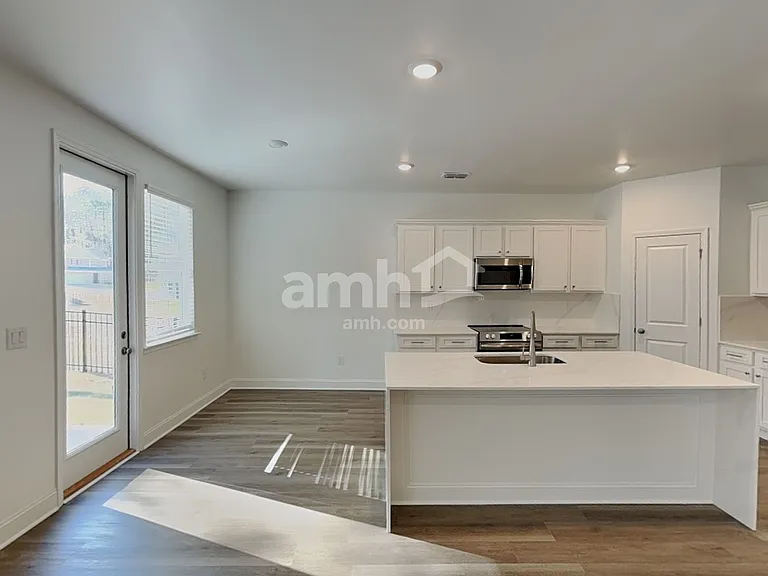 1409 Aquamarine Dr — Photo 4