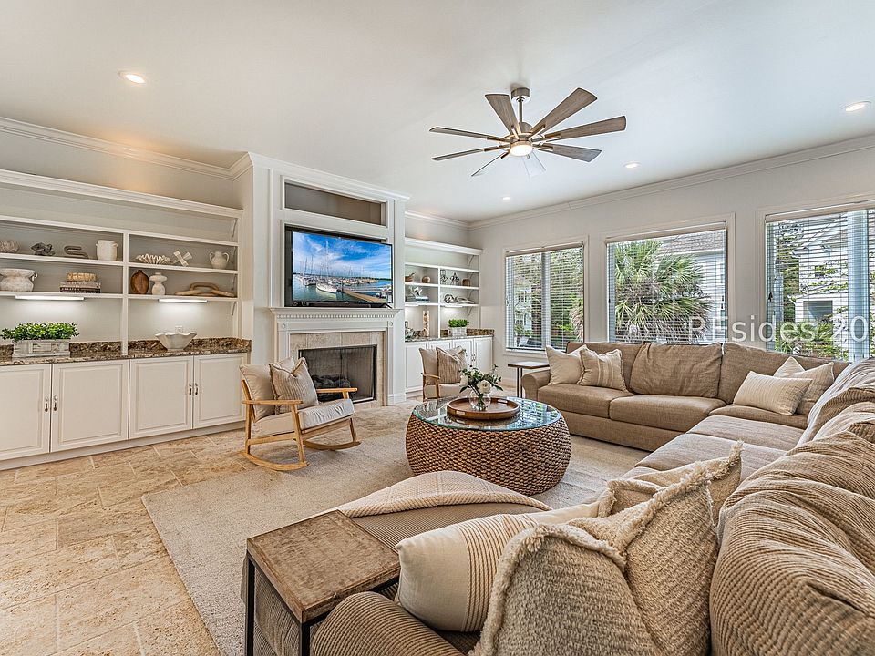 1st image of 90 Sandcastle Court