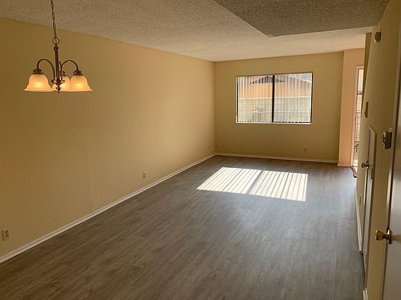 2nd image of 320 N Belmont St #6