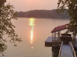 359 Riverview Dr, Dover, TN 37058