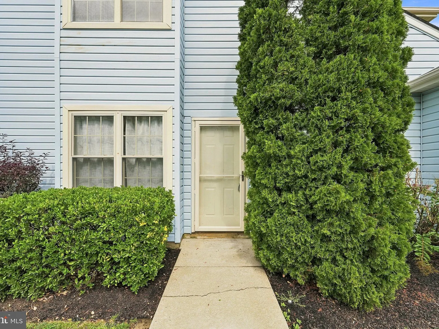 2 bed, 1022 sqft, $2,200 — Photo 2