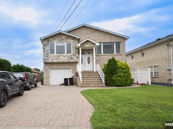 104 Franklin St #1, Elmwood Park, NJ 07407